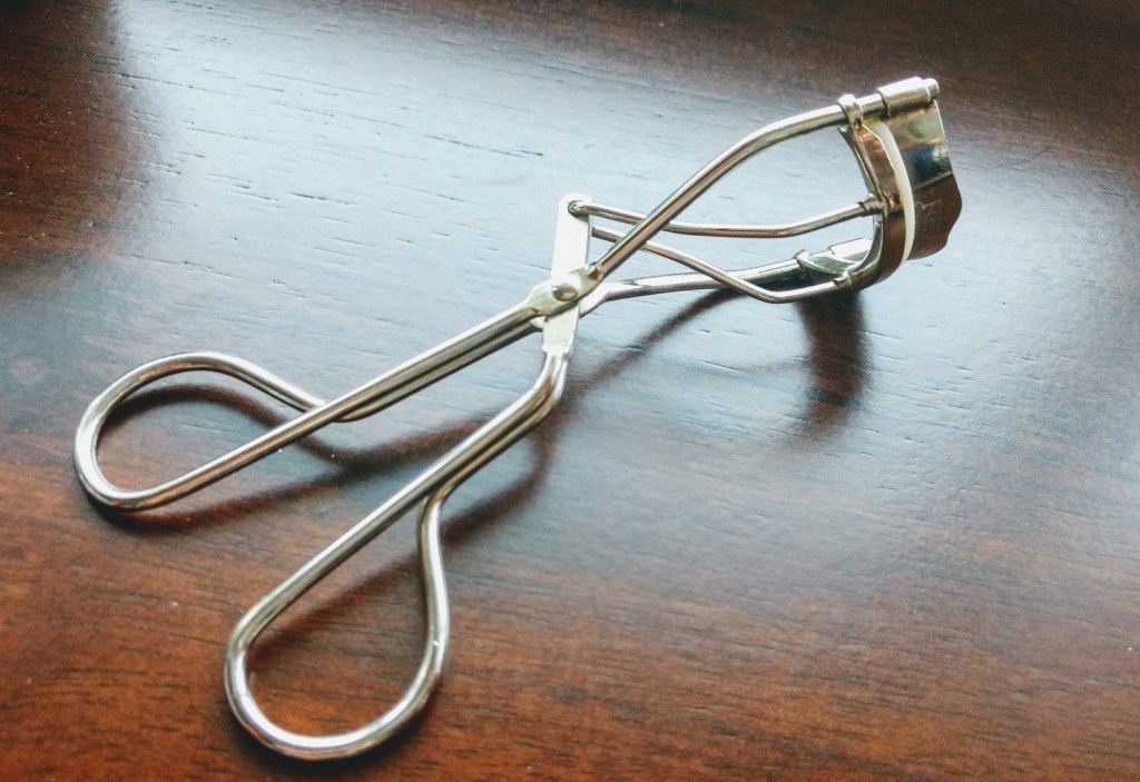 eyelash curler